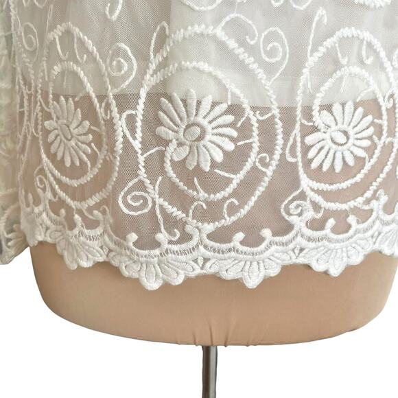 Flying Tomato White Lace Blouse Size M Ruffle Floral Embroidery Cottage Romantic - Picture 4 of 8